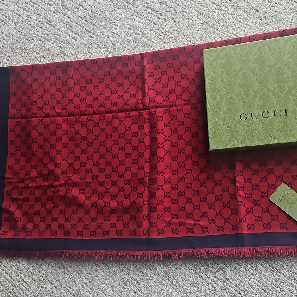 Red&Blue Gucci Scarf - Picture 2 of 4